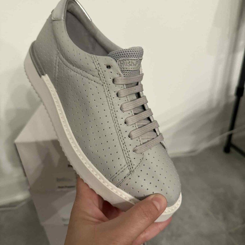 Hush Puppies Sabine Sneaker – Gray Leather – Women’s Size 6.5